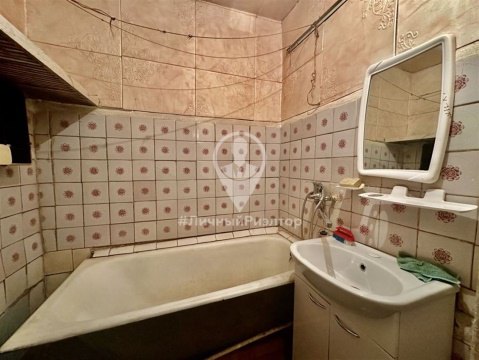 3-к квартира, 1/5 эт., 58м²