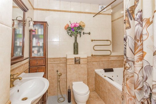 4-к квартира, 8/8 эт., 103м²