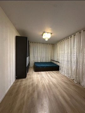 4-к квартира, 4/17 эт., 79м²
