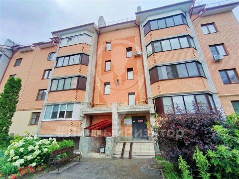 2-к квартира, 1/4 эт., 65м²
