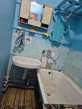 3-к квартира, 5/5 эт., 61м²