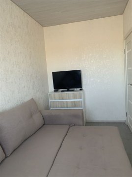 2-к квартира, 1/3 эт., 53м²