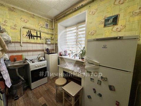 3-к квартира, 1/2 эт., 57м²