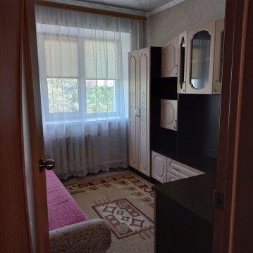 3-к квартира, 1/1 эт., 90м²