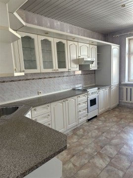 2-к квартира, 3/5 эт., 70м²