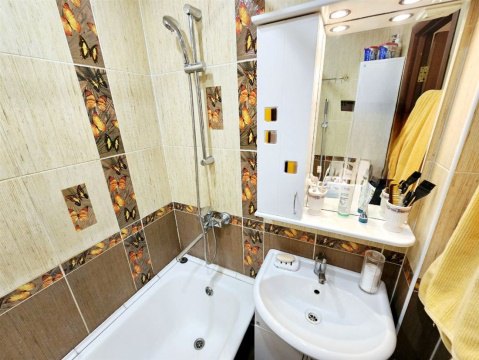 3-к квартира, 4/10 эт., 66м²