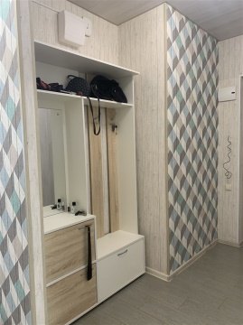 2-к квартира, 1/3 эт., 53м²