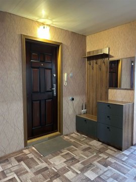 4-к квартира, 5/5 эт., 77м²