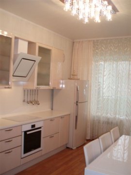 2-к квартира, 3/17 эт., 85м²