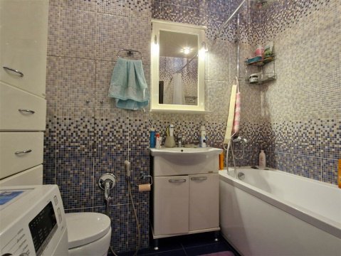 2-к квартира, 4/15 эт., 54м²