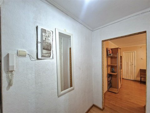3-к квартира, 4/5 эт., 58м²