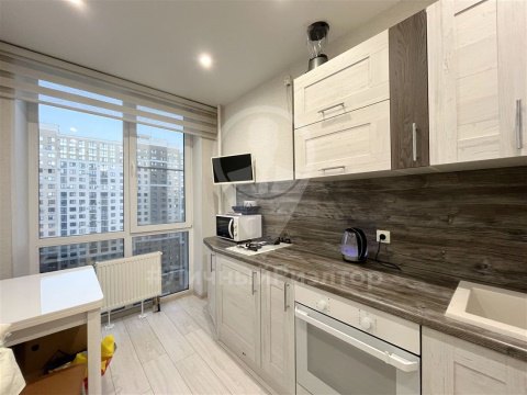 1-к квартира, 17/25 эт., 27м²
