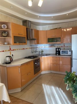 3-к квартира, 1/10 эт., 86м²