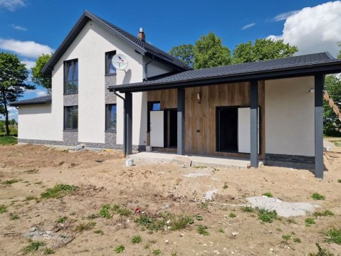 Дом 250м², участок 12 сот.