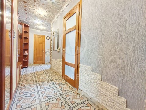2-к квартира, 6/10 эт., 65м²