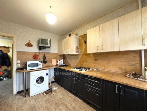 4-к квартира, 4/10 эт., 96м²