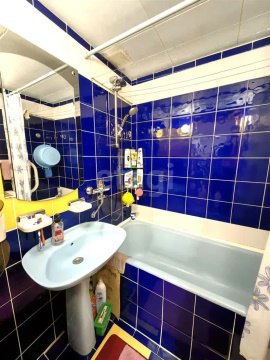 3-к квартира, 8/9 эт., 72м²