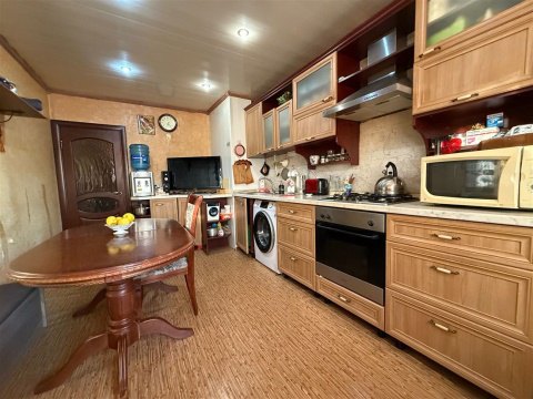 3-к квартира, 1/10 эт., 81м²