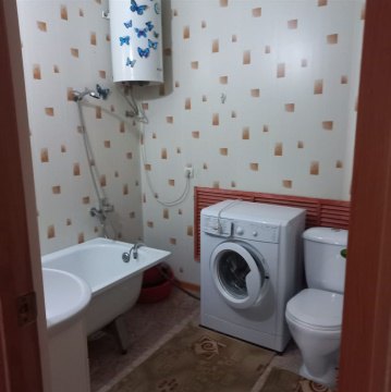 3-к квартира, 1/1 эт., 90м²