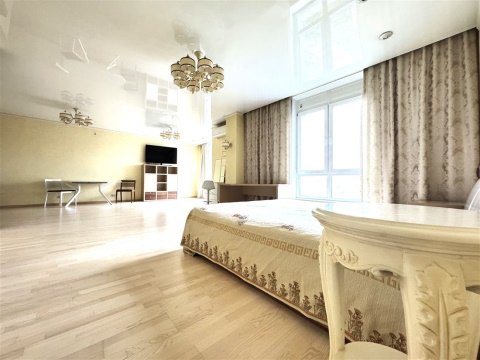 2-к квартира, 8/9 эт., 82м²