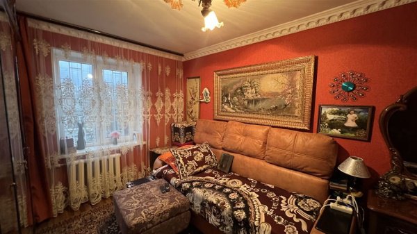 3-к квартира, 1/4 эт., 54м²