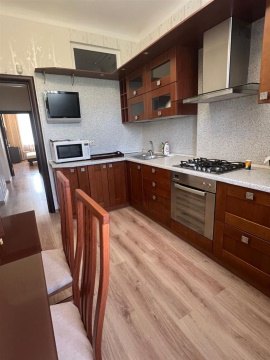 2-к квартира, 2/5 эт., 57м²