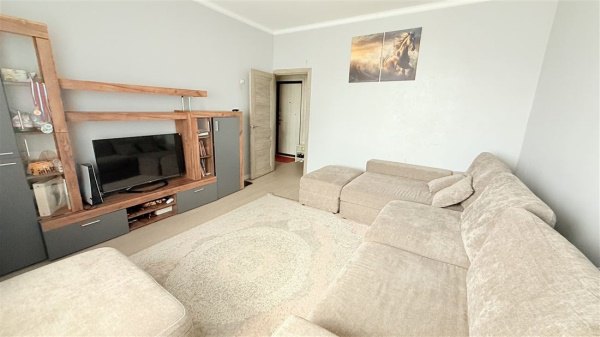 2-к квартира, 8/9 эт., 48м²