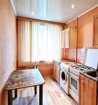 4-к квартира, 2/5 эт., 61м²