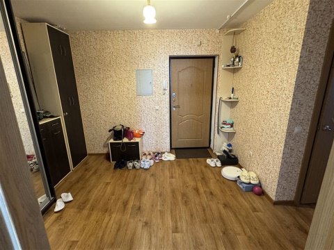 3-к квартира, 3/17 эт., 90м²