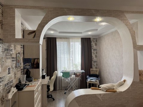 2-к квартира, 7/15 эт., 55м²