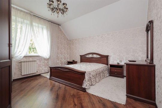 Дом 230м², участок 10,5 сот.