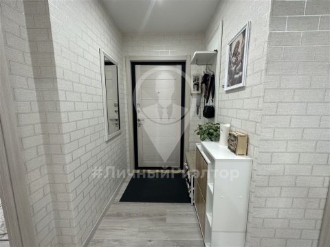 3-к квартира, 5/5 эт., 60м²