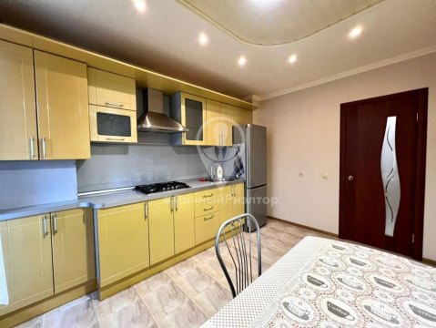 3-к квартира, 9/10 эт., 83м²
