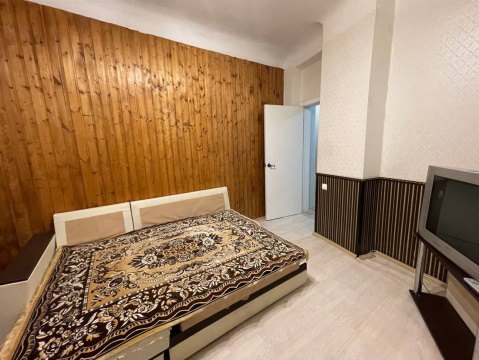 3-к квартира, 4/7 эт., 55м²