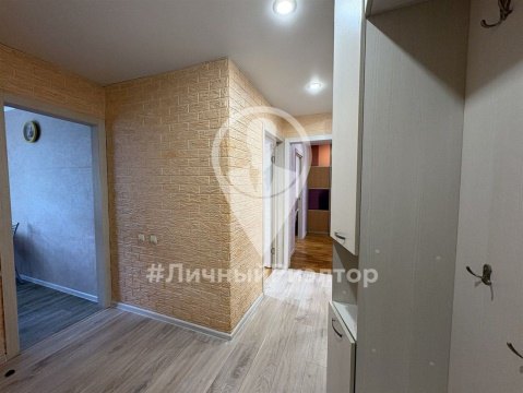 3-к квартира, 5/5 эт., 58м²