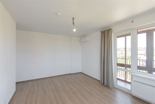 3-к квартира, 8/17 эт., 92м²