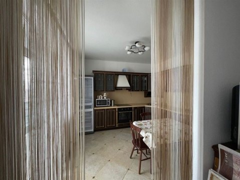 2-к квартира, 10/16 эт., 50м²