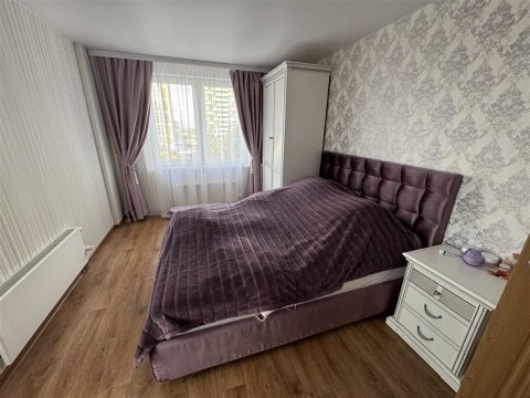 3-к квартира, 3/17 эт., 90м²