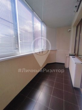 2-к квартира, 1/4 эт., 65м²