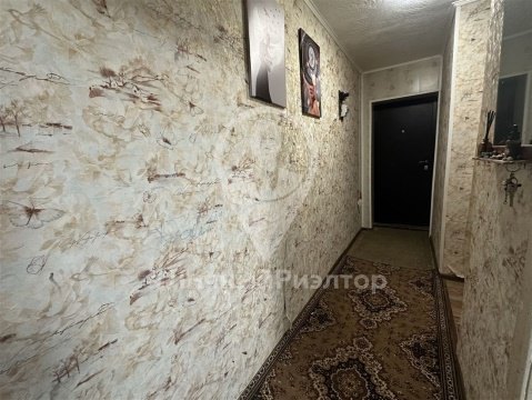 3-к квартира, 1/2 эт., 57м²