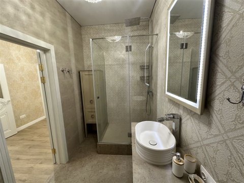 2-к квартира, 5/21 эт., 77м²