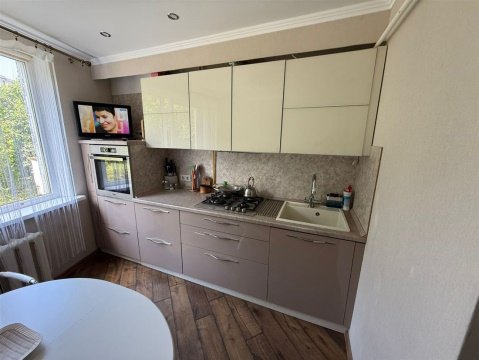 2-к квартира, 1/6 эт., 62м²