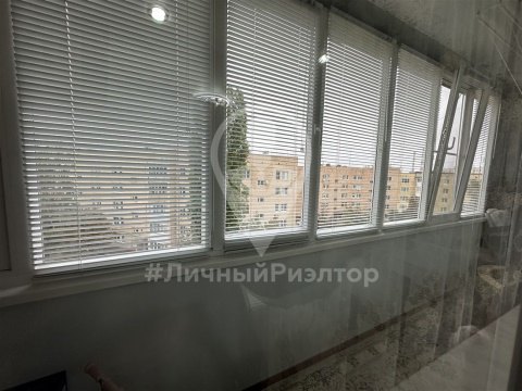 3-к квартира, 5/5 эт., 60м²