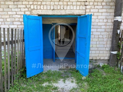 3-к квартира, 1/2 эт., 53м²
