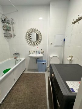 4-к квартира, 4/17 эт., 79м²