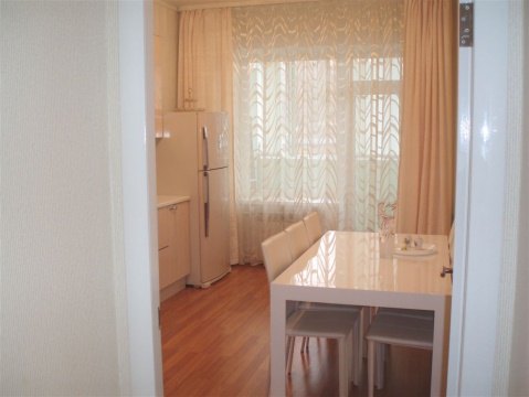 2-к квартира, 3/17 эт., 85м²