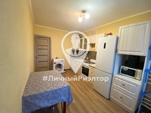 2-к квартира, 4/10 эт., 52м²