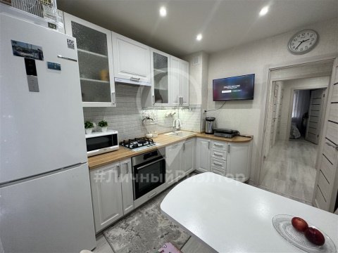 3-к квартира, 5/5 эт., 60м²