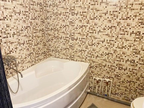 2-к квартира, 6/18 эт., 60м²