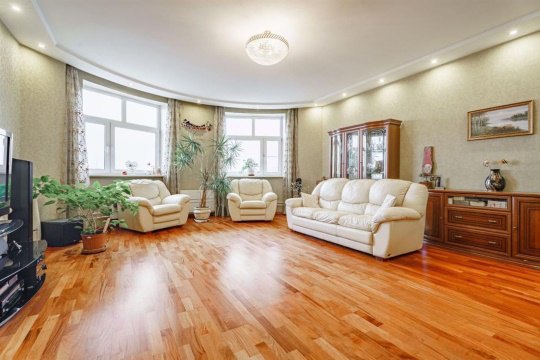 3-к квартира, 8/9 эт., 94м²